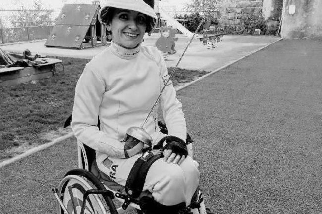 Circee-peloux soutenue par Rex Rotary via la ligue handisport AURA et le club H+Sport Circée Peloux sportive de haut niveau en escrime fauteuil