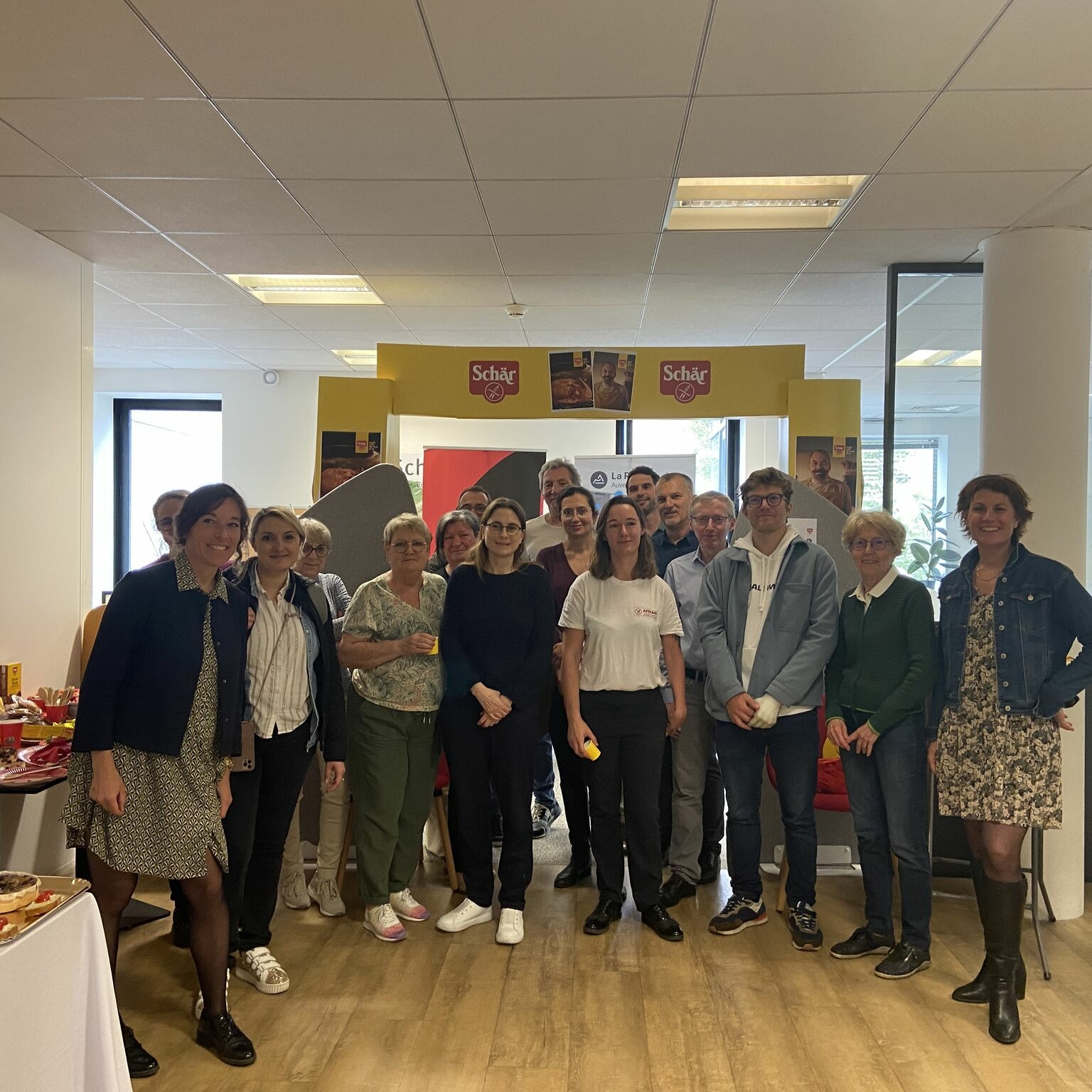 Photo de groupe prise lors de l'évènement en lien avec la journée mondiale de la maladie coeliaque