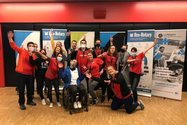 web-REX-ROTARY-SENSI-2021-LE-LOU-REX-ROTARY-SENSI-2021-LE-LOU-REX-ROTARY-SENSI-2021-LE-LOUIMG_6174 toute l'équipe Rex Rotary au Lou Rugby avec la ligue handisport pour une action de sensibilisation au handicap pendant la SEEPH avec Emmanuelle Thomas Tamisier
